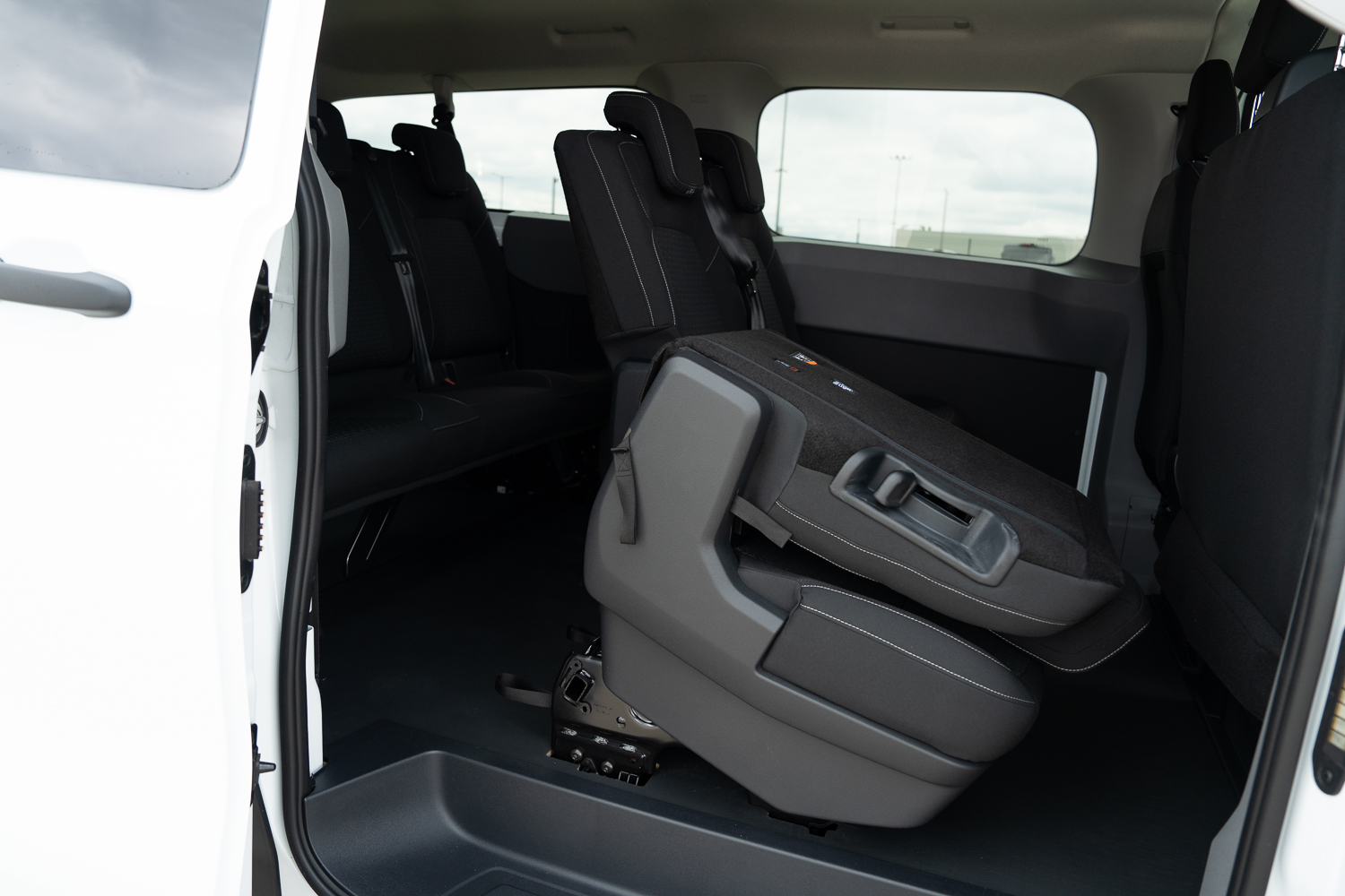 Ford Tourneo Custom variálható hátsó ülés részlete