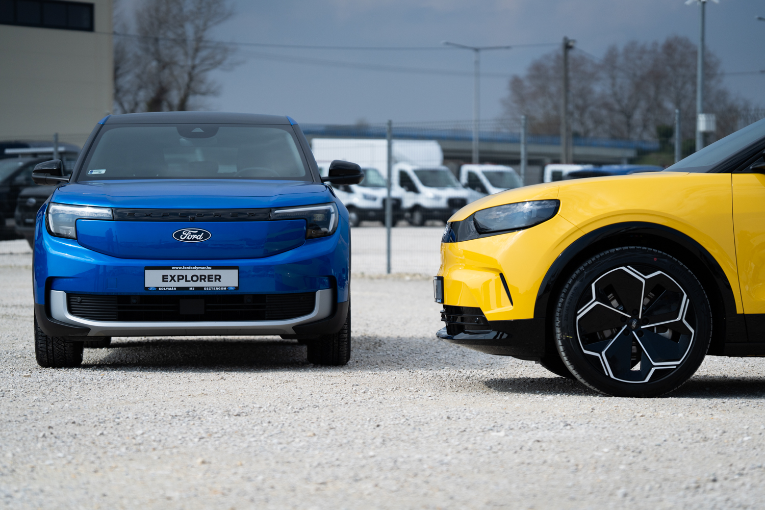 Sárga Ford Capri elektromos modell elölnézetből
